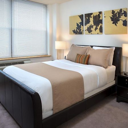 Grove Pointe - A Premier Furnished Apartment ジャージーシティ 部屋 写真